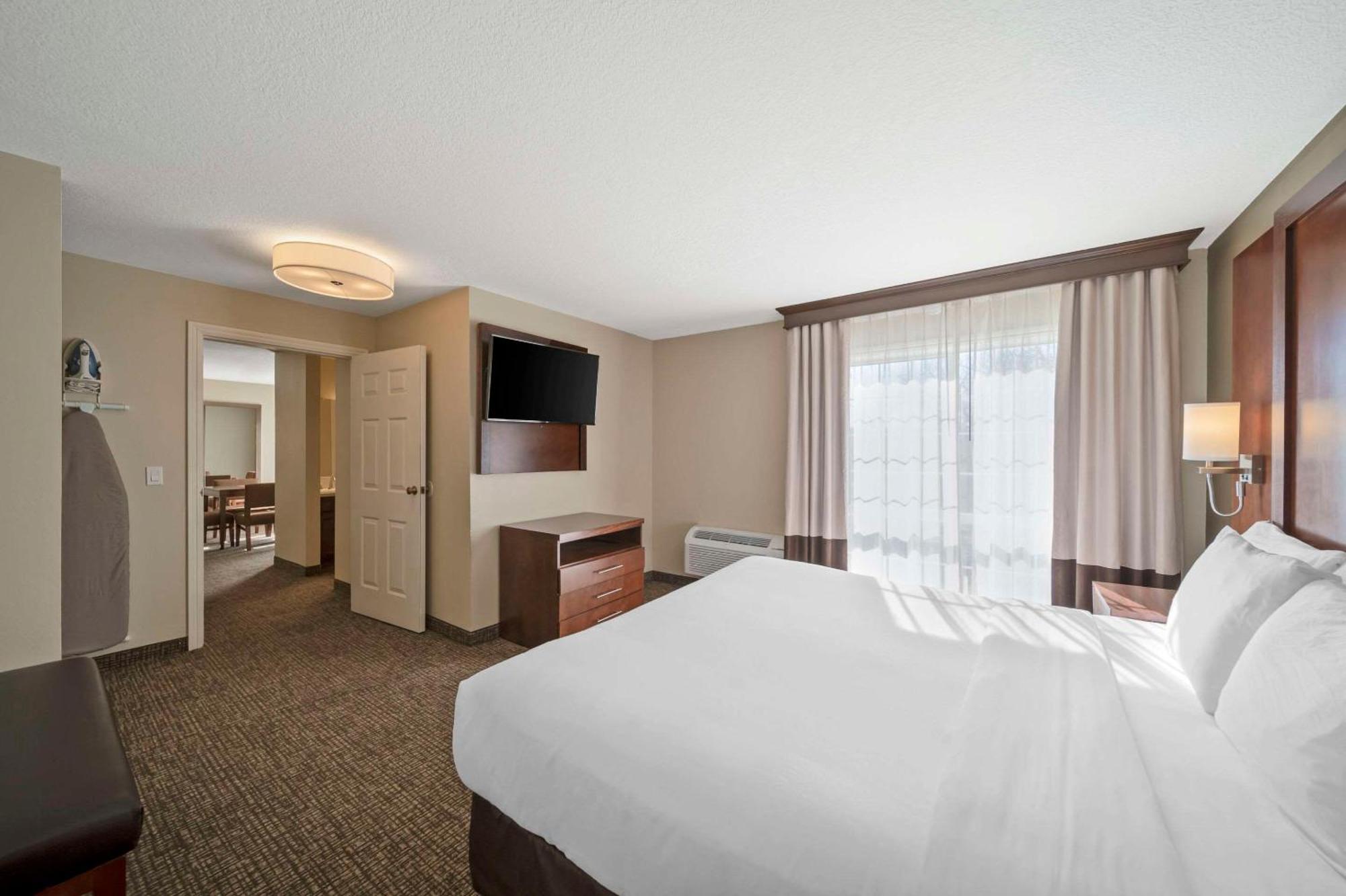 Comfort Suites Red Bluff Near I-5 Екстер'єр фото