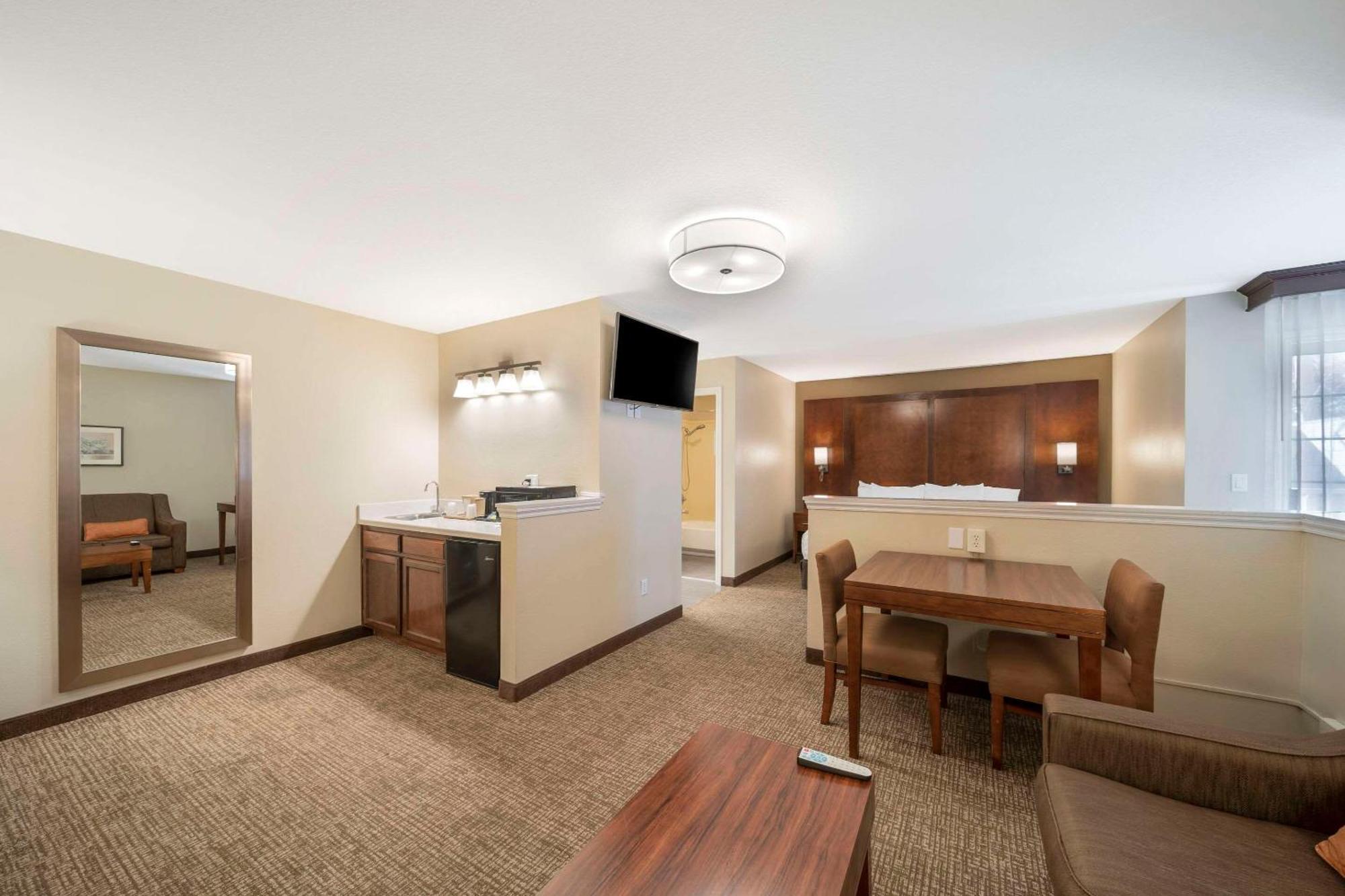 Comfort Suites Red Bluff Near I-5 Екстер'єр фото