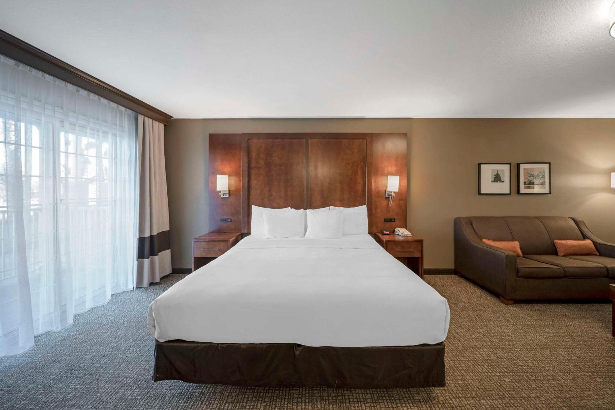 Comfort Suites Red Bluff Near I-5 Екстер'єр фото