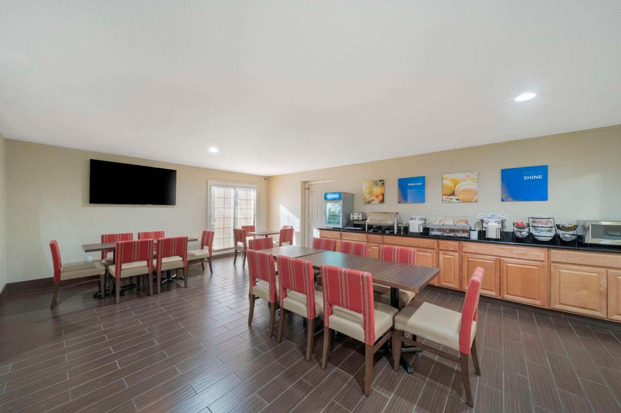 Comfort Suites Red Bluff Near I-5 Екстер'єр фото
