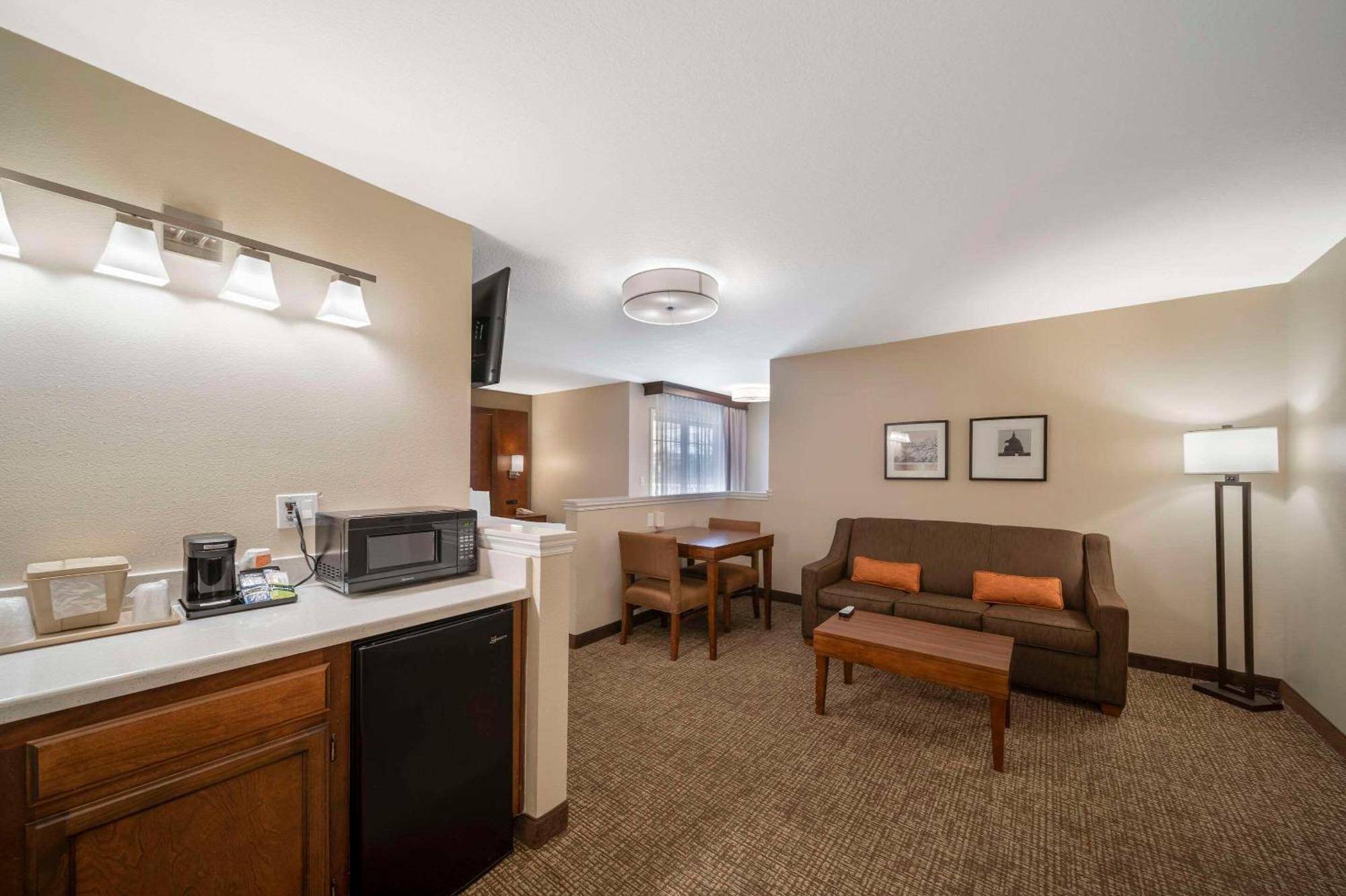 Comfort Suites Red Bluff Near I-5 Екстер'єр фото