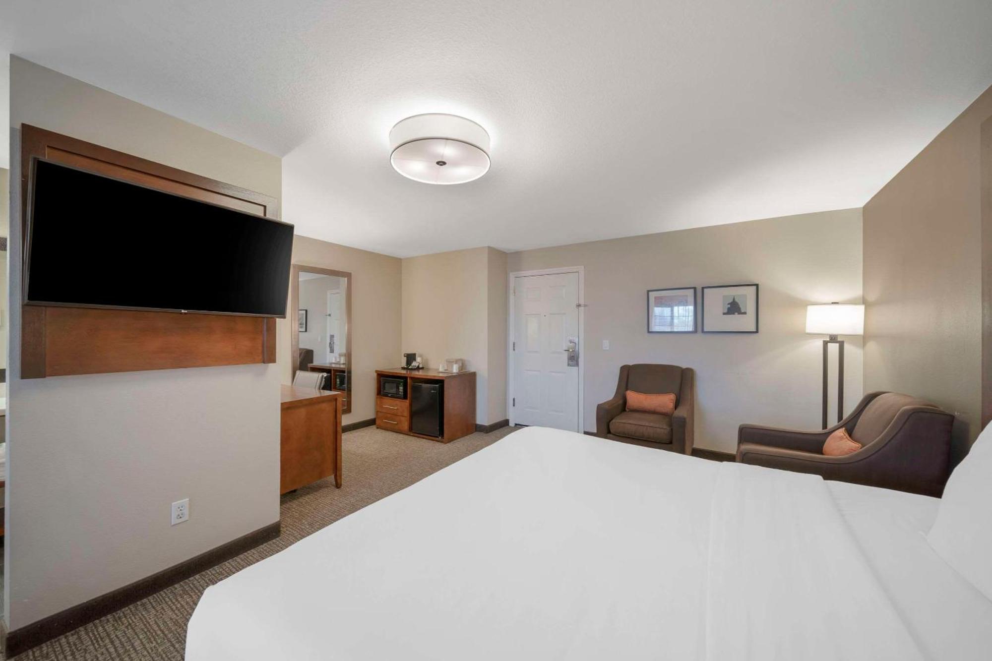 Comfort Suites Red Bluff Near I-5 Екстер'єр фото