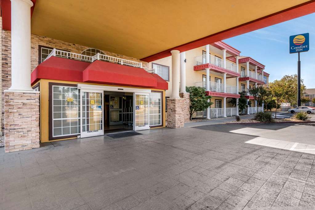 Comfort Suites Red Bluff Near I-5 Екстер'єр фото